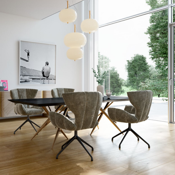 BRETZ tafel en stoelen Ohlinda en Cassia