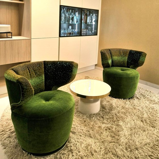 BRETZ CROISSANT bijzetzetel design groen fluweel